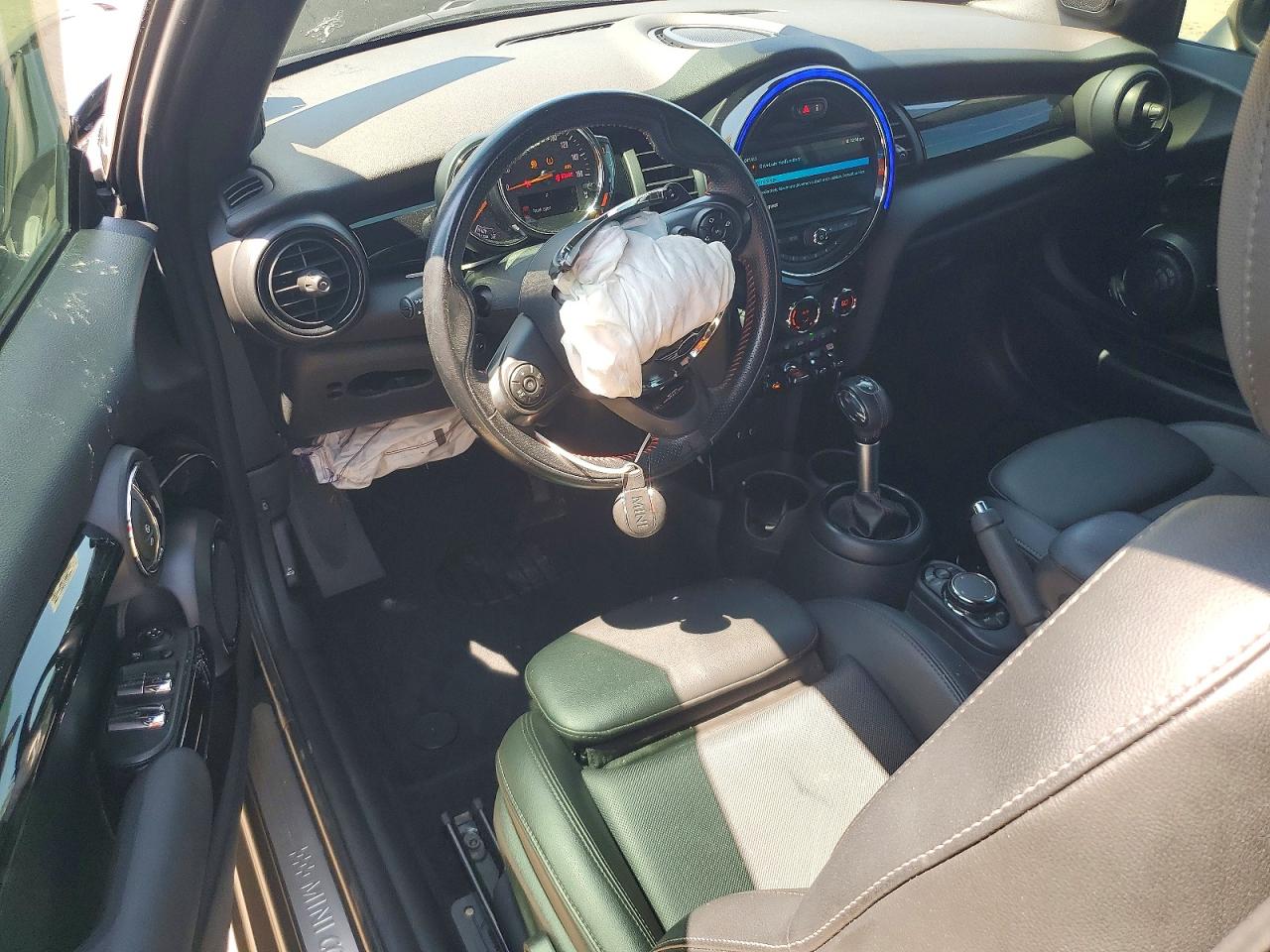 2019 Mini Cooper VIN WMWWG9C59K3E40673 COPART salvage auction — Front End, SC - CERT OF TITLE-SALVAGE, sold $1,200 on 2026-09-02 (photo 8)