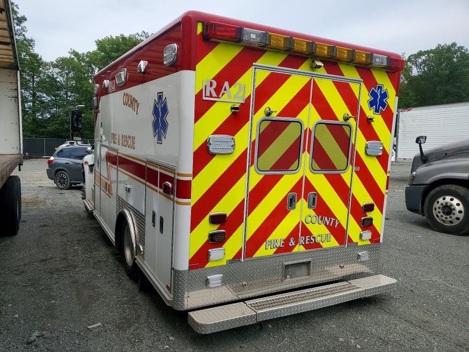 2013 International VIN 1HTMYSKL6DH400409 COPART salvage auction — MINOR DENT/SCRATCHES, Md - Certificate Of Title, sold $10,300 on 2026-08-27 (photo 2)