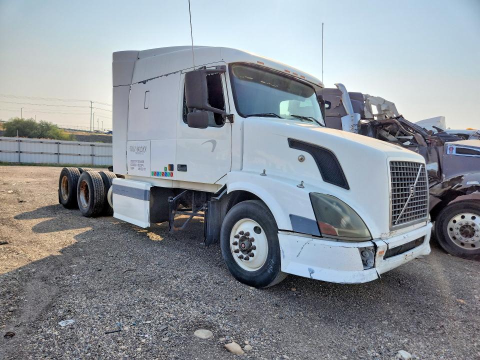 2004 Volvo Vn VIN 4V4NC9TG94N353151 COPART salvage auction — SIDE, Id - Certificate Of Title (P), sold $70 on 2026-08-18 (photo 4)