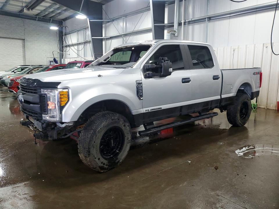 2017 Ford F-250 super duty VIN 1FT7W2BT5HEE93317 — COPART salvage auction photo