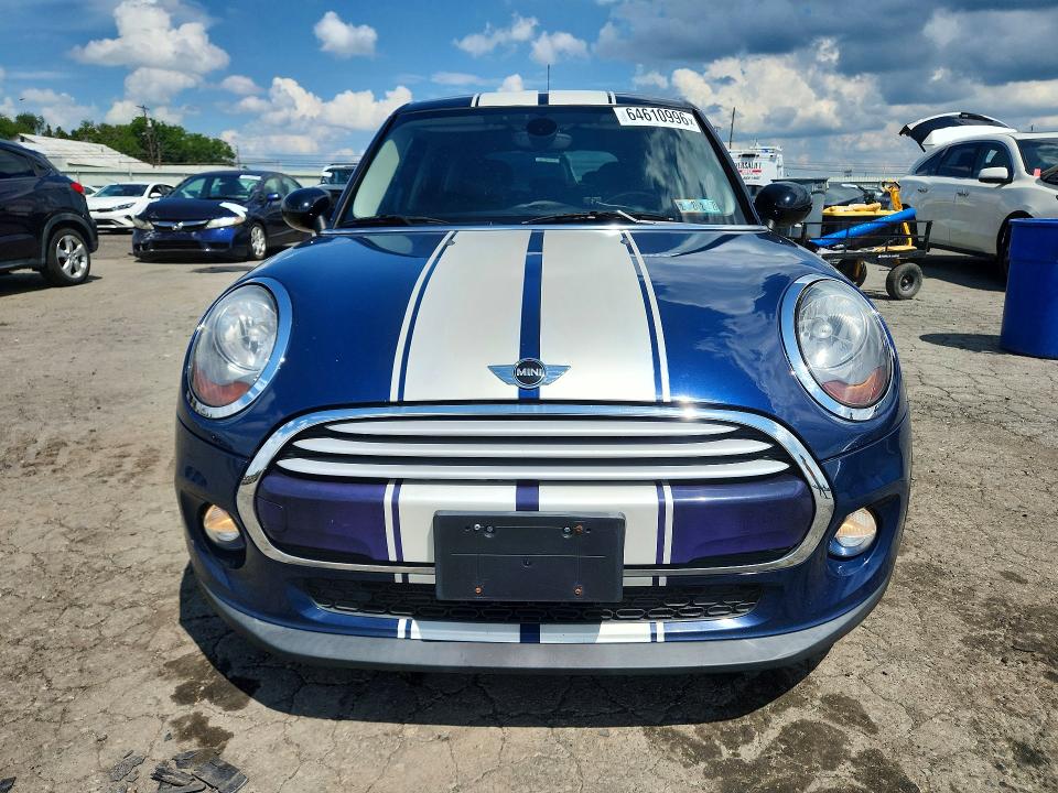 2015 Mini Cooper VIN WMWXS5C57FT832260 COPART salvage auction — NORMAL WEAR, Pa - Cert Of Title, sold $1,700 on 2026-08-14 (photo 5)