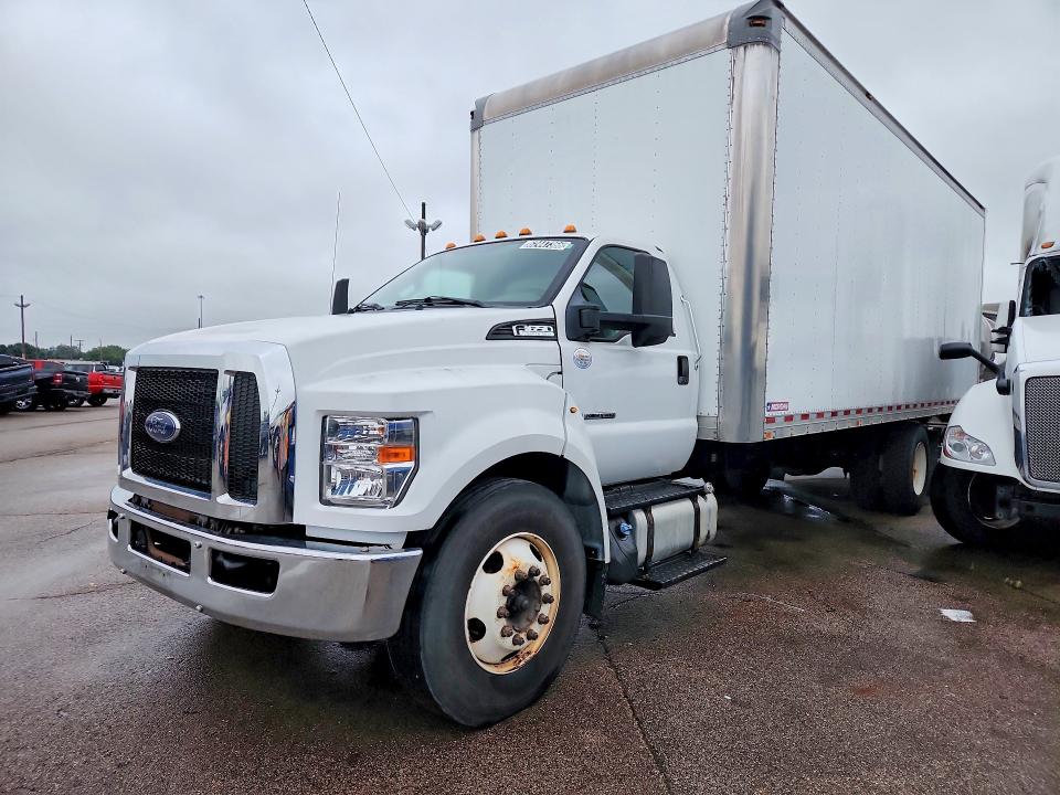 2017 Ford F-650 VIN 1FDNF6DC5HDB05158 — COPART salvage auction photo