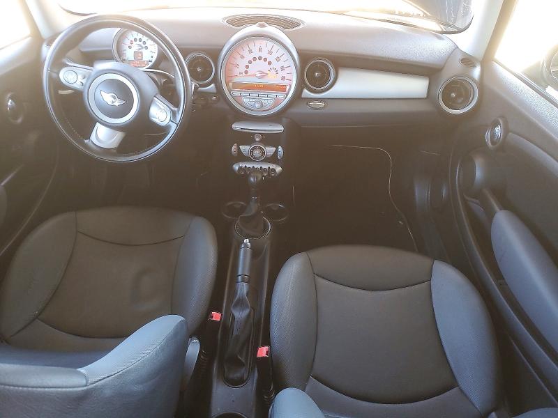2010 Mini Cooper VIN WMWMF3C51ATZ66394 COPART salvage auction — NORMAL WEAR, CA - DIS/DLR/EXP ONLY CLEAN TITLE, sold $775 on 2026-08-18 (photo 8)