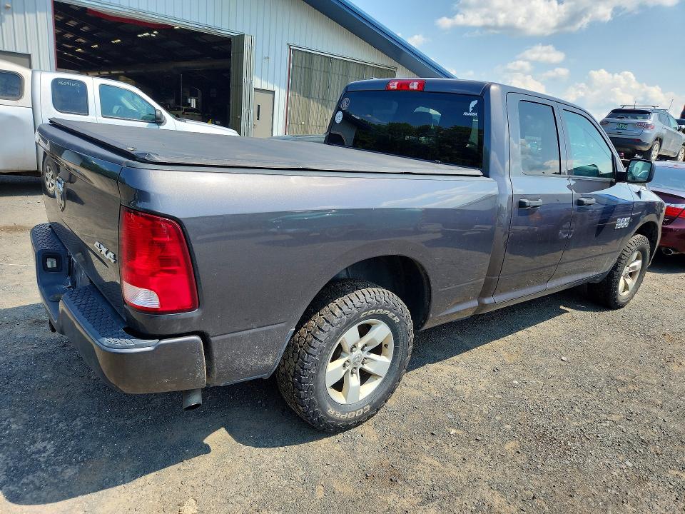 2018 Ram 1500 VIN 1C6RR7FG2JS137321 COPART salvage auction — MINOR DENT/SCRATCHES, Salvage Title, sold $3,850 on 2026-09-14 (photo 3)