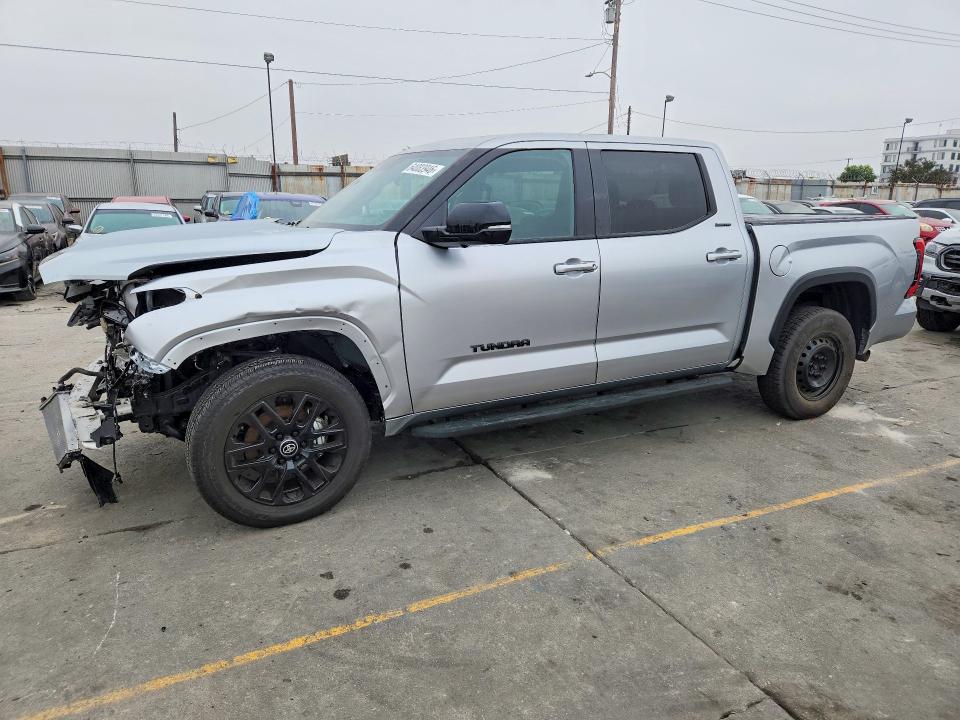 2025 Toyota Tundra VIN 5TFWA5DB4SX295999 — COPART salvage auction photo