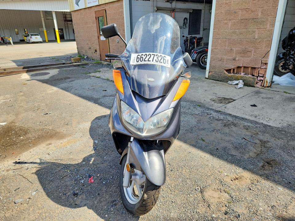 2005 Yamaha Yp400 VIN JYASH03Y55A002343 COPART salvage auction — MINOR DENT/SCRATCHES, NY - CERTIFICATE OF TITLE, sold $60 on 2026-09-08 (photo 2)