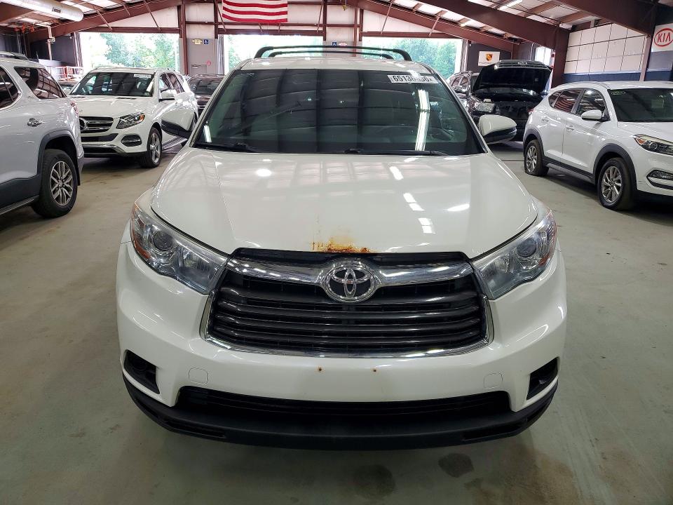 2015 Toyota Highlander VIN 5TDBKRFHXFS211474 COPART salvage auction — MINOR DENT/SCRATCHES, NY - CERTIFICATE OF TITLE (P), sold $7,400 on 2026-08-24 (photo 5)