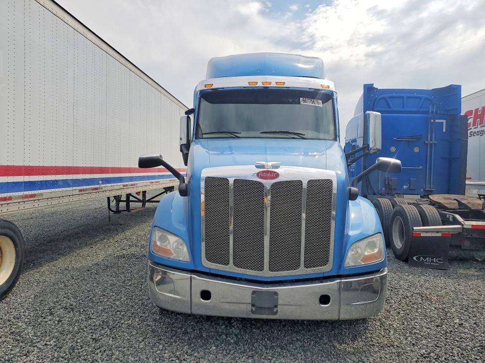 2018 Peterbilt All other VIN 1XPBDP9X7JD488684 COPART salvage auction — NORMAL WEAR, CZ, sold $7,800 on 2026-09-15 (photo 5)