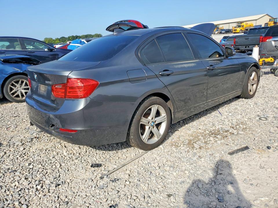 2013 BMW 3er VIN WBA3B5G55DNS02795 COPART salvage auction — MECHANICAL, Tn - Certificate Of Title, sold $425 on 2026-08-20 (photo 3)