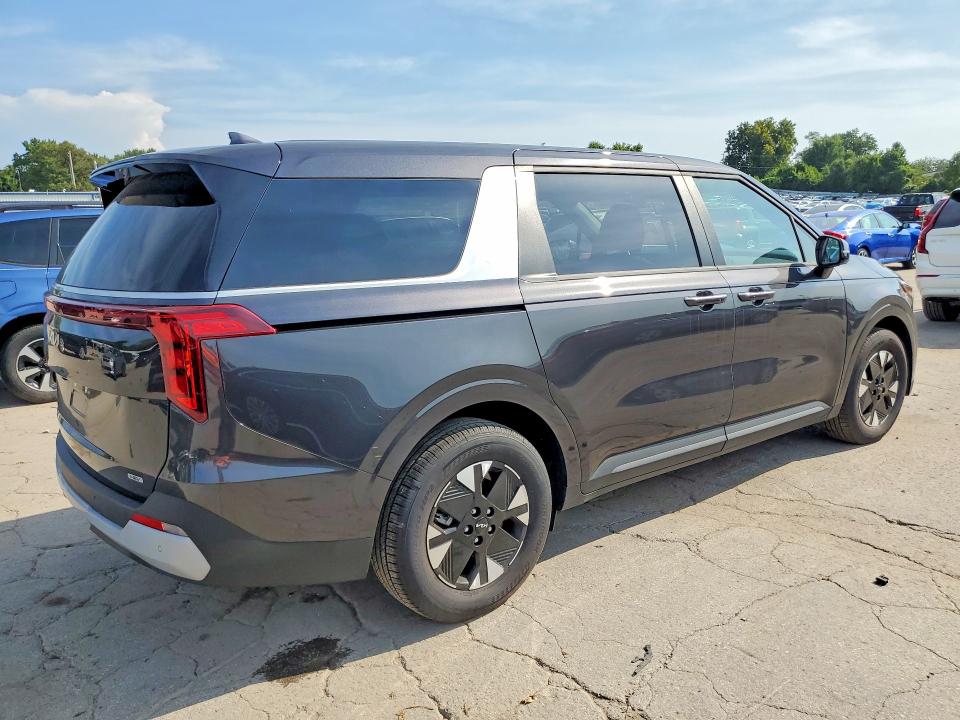 2026 Kia Carnival VIN KNDNB5KA7T6147937 COPART salvage auction — HAIL, Fl - Cert Of Title-Slvg Rebld Flood (P), sold $19,700 on 2026-08-21 (photo 3)