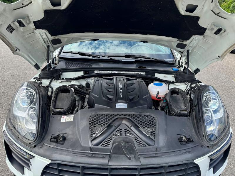 2018 Porsche Macan VIN WP1AB2A52JLB33457 COPART salvage auction — MINOR DENT/SCRATCHES, Il - Certificate Of Title (P), sold $10,400 on 2026-08-24 (photo 8)