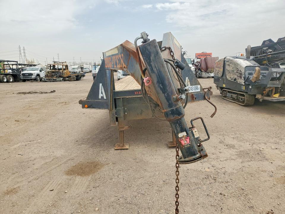 1996 Big tex Flatbed VIN 16VGX3228T1678573 COPART salvage auction — FRONT END, AZ - CERT OF TITLE - SALVAGE, sold $575 on 2026-09-10 (photo 5)