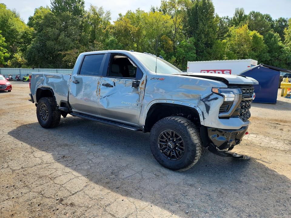 2026 Chevrolet Silverado VIN 2GC4KYE7XT1195470 COPART salvage auction — ALL OVER, La - Cert Of Title-Salvage, sold $13,900 on 2026-09-10 (photo 4)