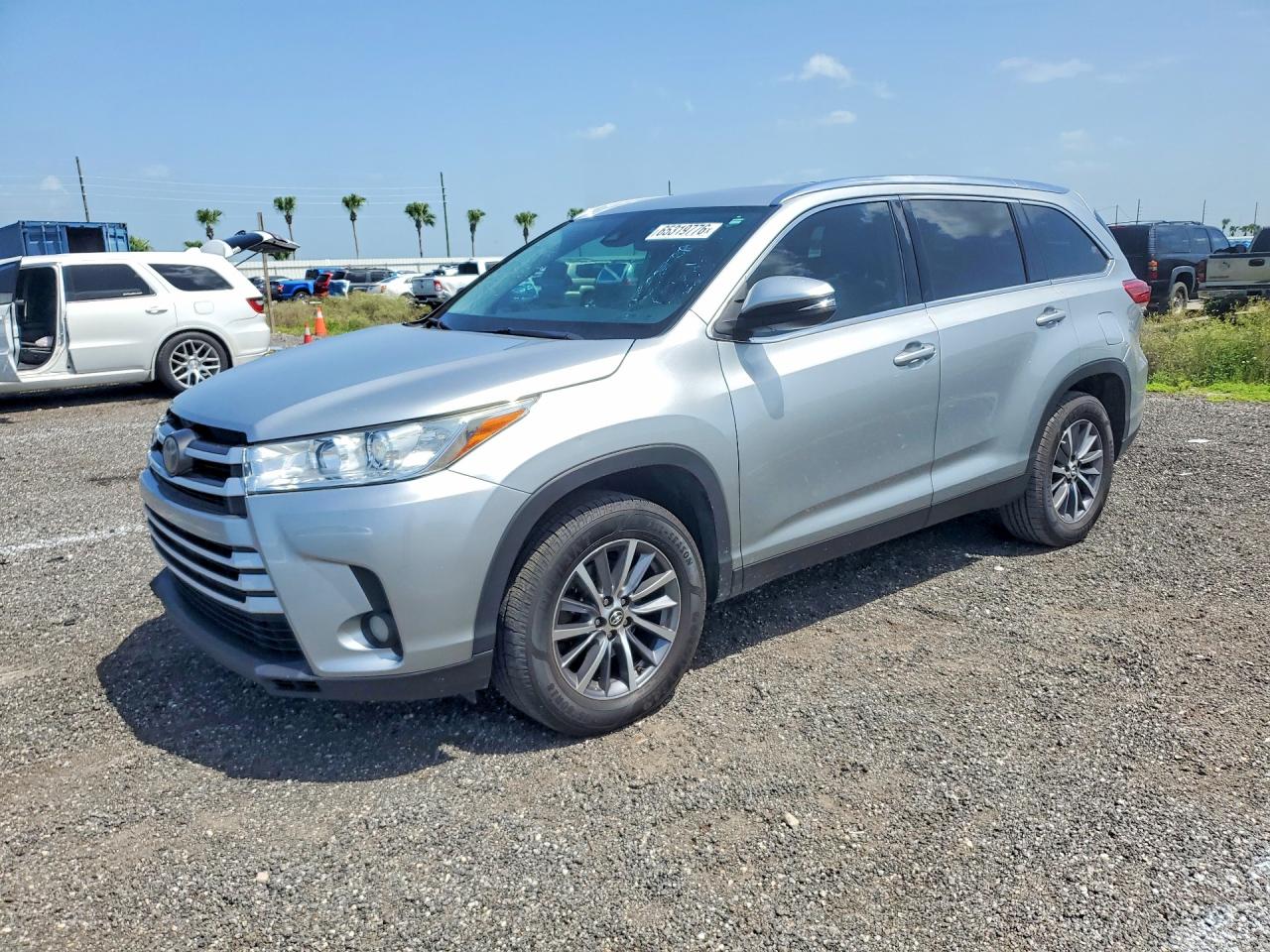 2019 Toyota Highlander VIN 5TDKZRFH6KS352564 — COPART salvage auction photo