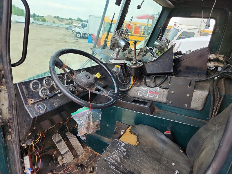 2007 VIN 1M2AC08C87M014463 COPART salvage auction — STRIPPED, FL - CERTIFICATE OF DESTRUCTION, sold $450 on 2026-09-17 (photo 8)