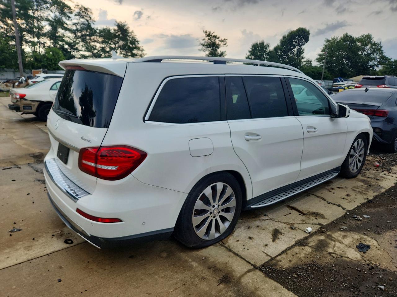 2017 Mercedes-benz Gls-klasse VIN 4JGDF6EE3HA886565 COPART salvage auction — Minor Dent/Scratches, MI - CERTIFICATE OF TITLE, sold $7,800 on 2026-09-09 (photo 3)