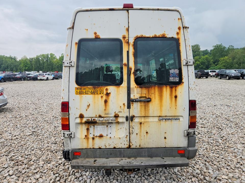 2006 Dodge Sprinter VIN WD0PD644565936301 COPART salvage auction — FRONT END, OH - CERT OF TITLE-SALVAGE, sold $150 on 2026-08-26 (photo 6)