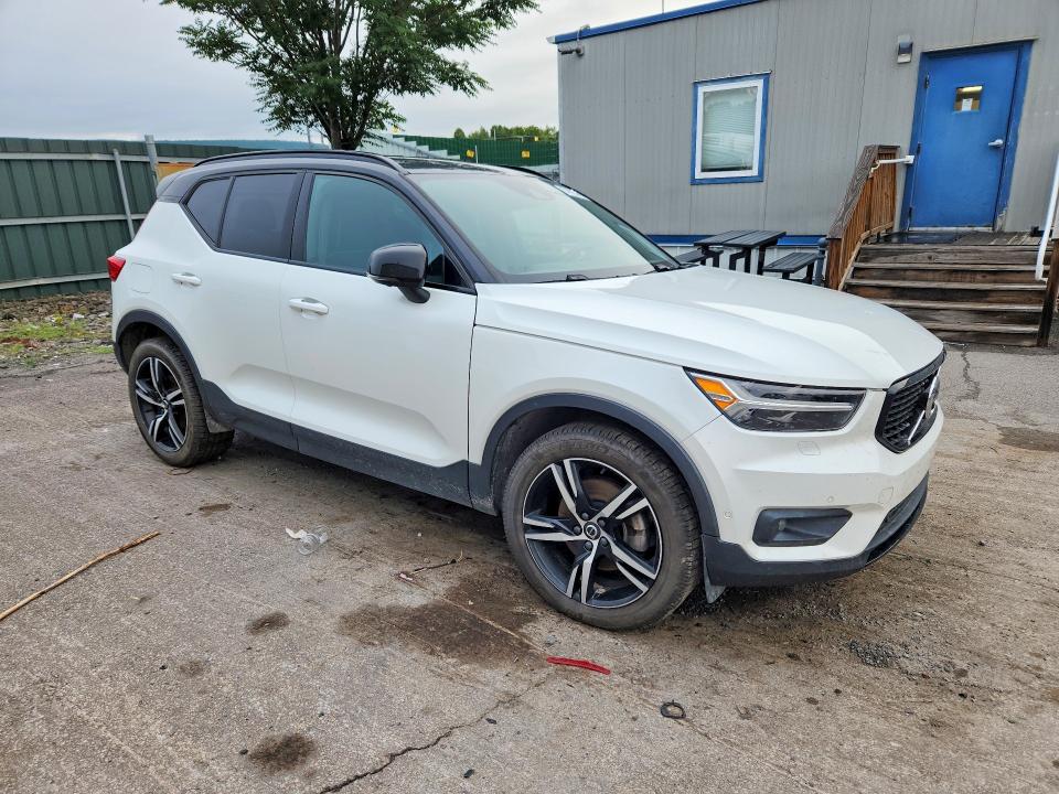 2019 Volvo Xc40 VIN YV4162UM0K2092047 COPART salvage auction — WATER/FLOOD, Pa - Cert Of Salvage-W=Flood Veh, sold $0 on 2026-09-10 (photo 4)