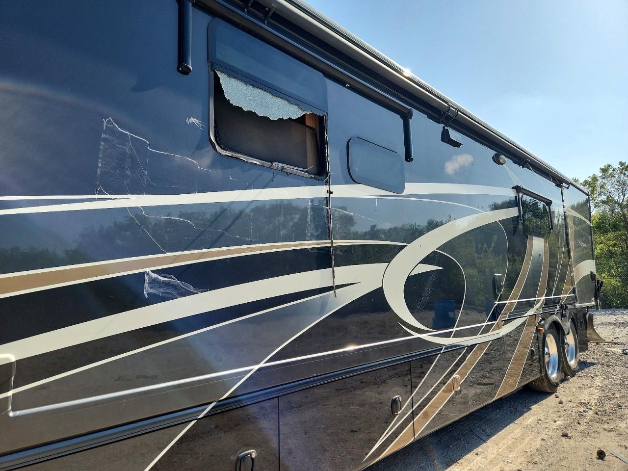 2014 Frht All other VIN 4UZFCHCY3ECFN1612 COPART salvage auction — Rear End, TX - SALVAGE VEHICLE TITLE, sold $29,500 on 2026-09-02 (photo 9)