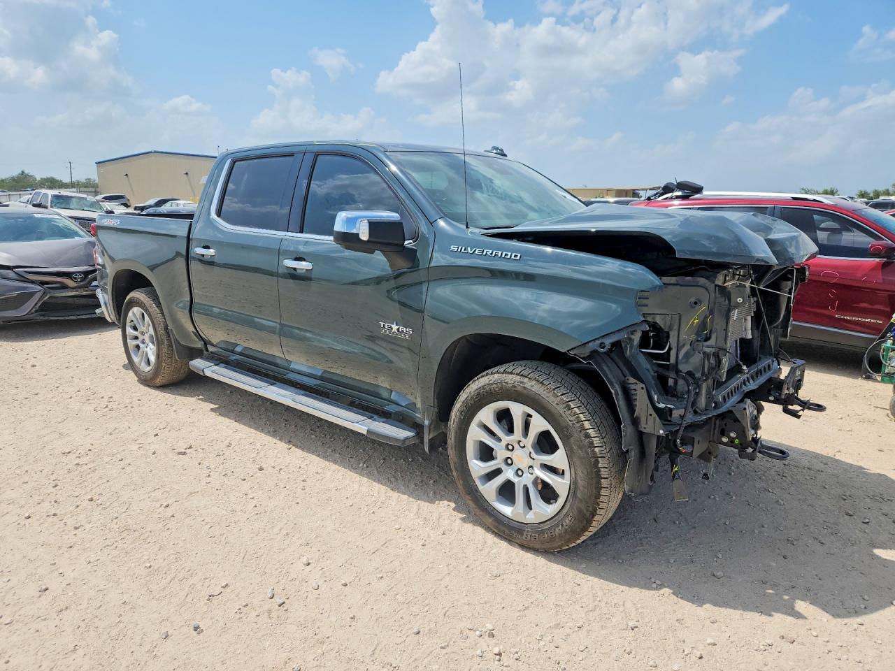 2026 Chevrolet Silverado VIN 1GCUKGED5TZ258353 COPART salvage auction — Front End, Sv - Salvage Title, sold $24,100 on 2026-09-24 (photo 4)