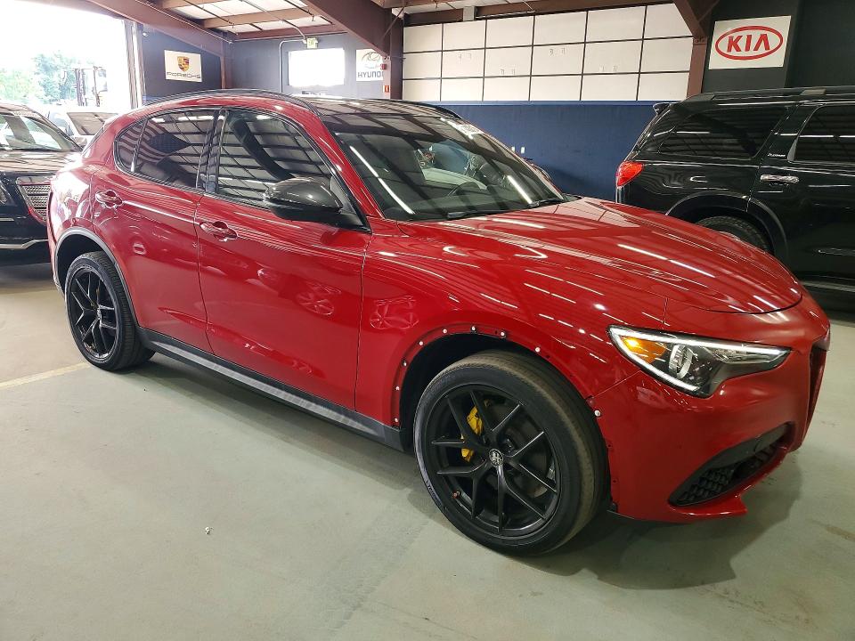 2019 Alfa romeo Stelvio VIN ZASPAKBN7K7C53964 COPART salvage auction — FRONT END, WV - CERTIFICATE OF TITLE (P), sold $9,200 on 2026-08-17 (photo 4)