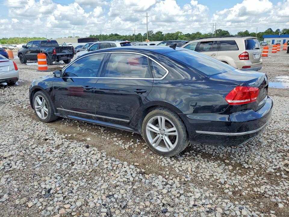 2013 Volkswagen Passat VIN 1VWBN7A33DC111610 COPART salvage auction — MINOR DENT/SCRATCHES, Tx - Certificate Of Title (P), sold $725 on 2026-10-03 (photo 2)