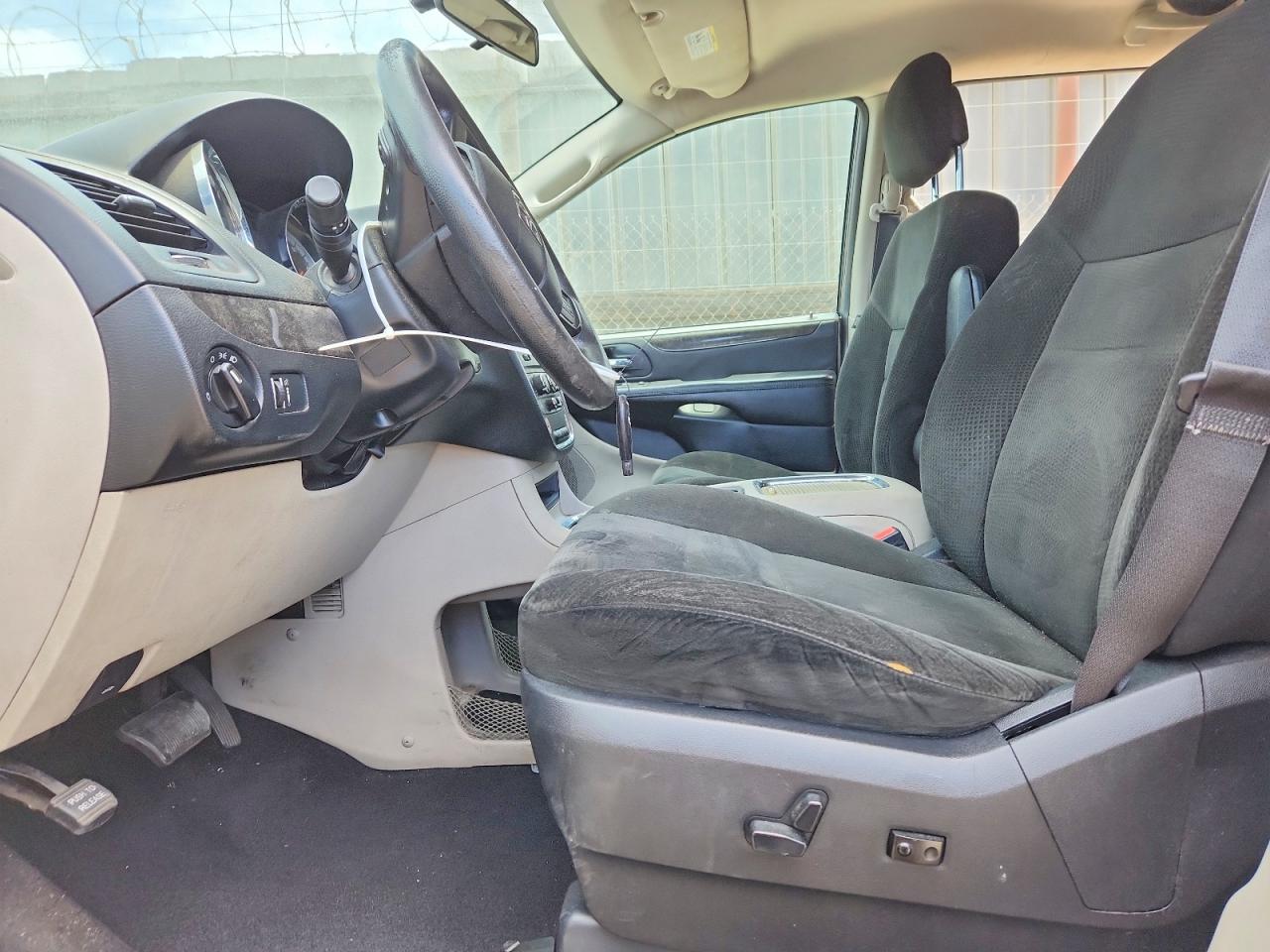 2016 Dodge Caravan VIN 2C4RDGCG7GR180252 COPART salvage auction — Mechanical, CA - DIS/DLR/EXP ONLY CLEAN TITLE, sold $350 on 2026-09-08 (photo 8)