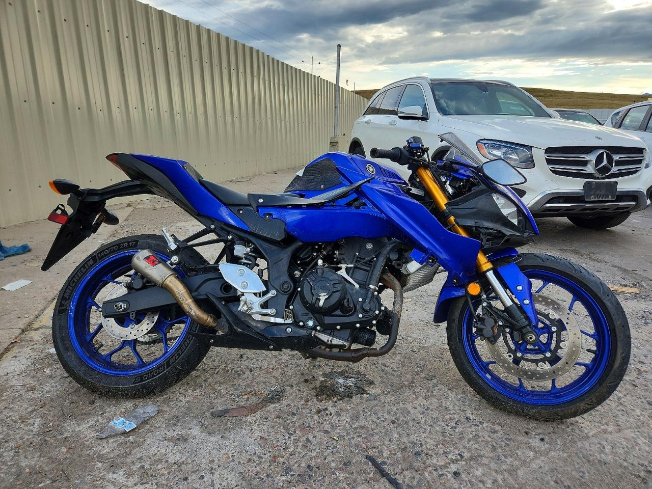 2019 Yamaha YZFR3 VIN MH3RH17Y3KK001055 COPART salvage auction — Rollover, CO - PUBLIC - SALVAGE TITLE (P), sold $275 on 2026-09-25 (photo 1)