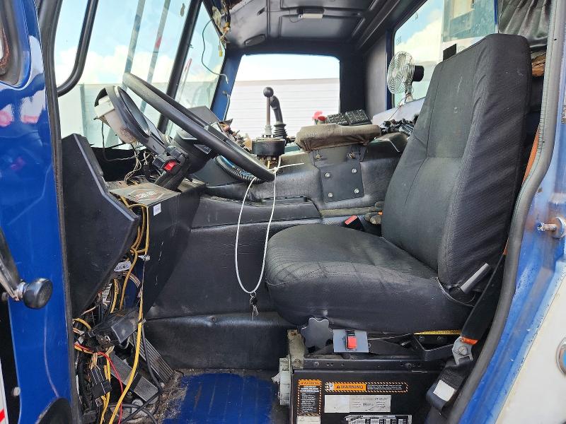 2014 Mack All other VIN 1M2AU14CXEM002014 COPART salvage auction — STRIPPED, CD, sold $925 on 2026-09-17 (photo 7)
