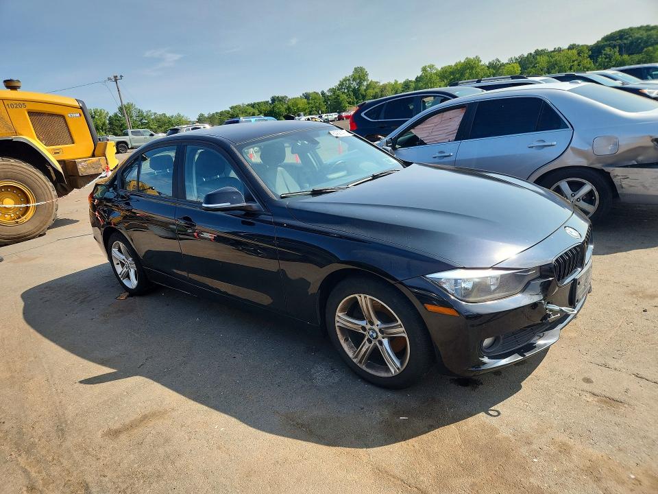 2014 BMW 3 series VIN WBA3C3C57EF985167 COPART salvage auction — WATER/FLOOD, CT - CERT OF TITLE-SALVAGE, sold $525 on 2026-08-14 (photo 4)