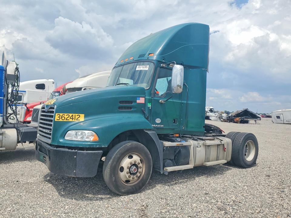 2017 Mack Cxu612 VIN 1M1AW01X7HM009720 COPART salvage auction — FRONT END, OK - CERTIFICATE OF TITLE (P), sold $1,550 on 2026-10-13 (photo 1)