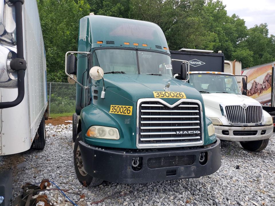 2016 Mack Cxu612 VIN 1M1AW01X4GM007972 COPART salvage auction — NORMAL WEAR, OK - CERTIFICATE OF TITLE, sold $4,975 on 2026-09-04 (photo 4)