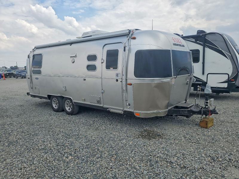 2018 Airstream Camper VIN 1STX9YJ28JJ542527 — COPART salvage auction photo
