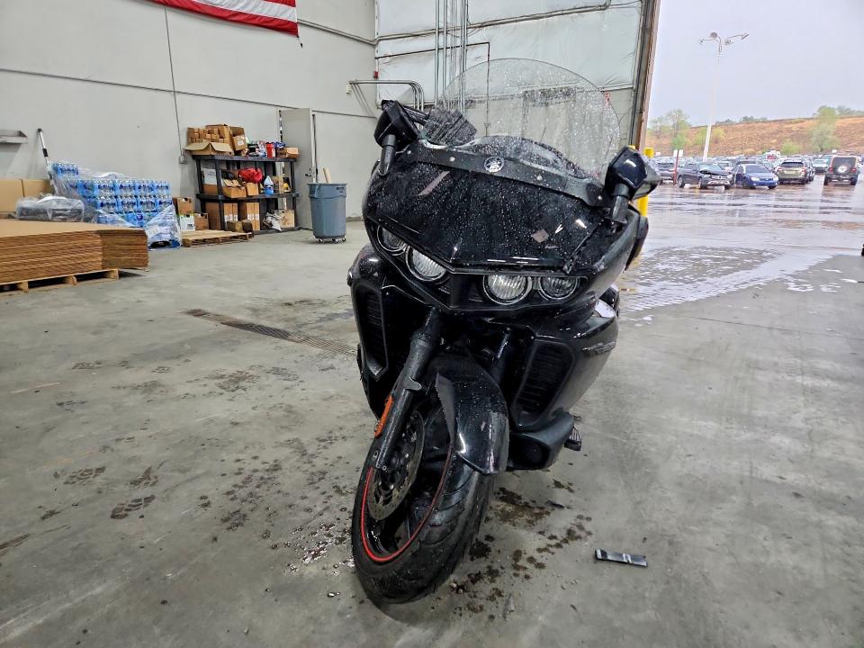 2018 Yamaha VIN JYAVP39Y9JA000310 COPART salvage auction — FRONT END, Co - Public - Salvage Title, sold $3,700 on 2026-10-01 (photo 2)