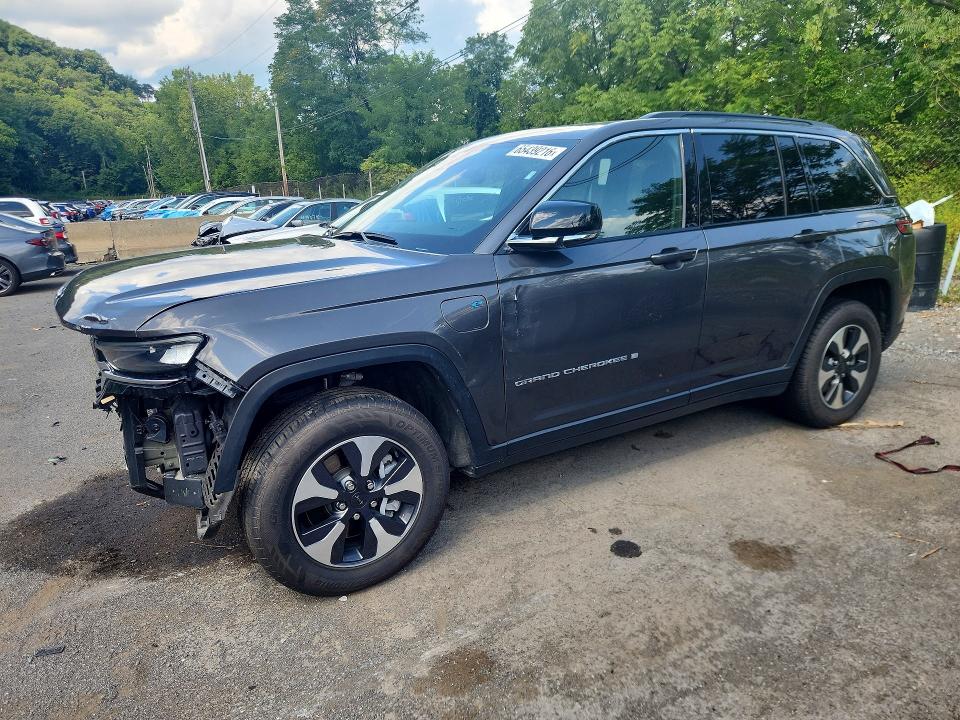 2024 Jeep Cherokee VIN 1C4RJYB65RC115922 — COPART salvage auction photo