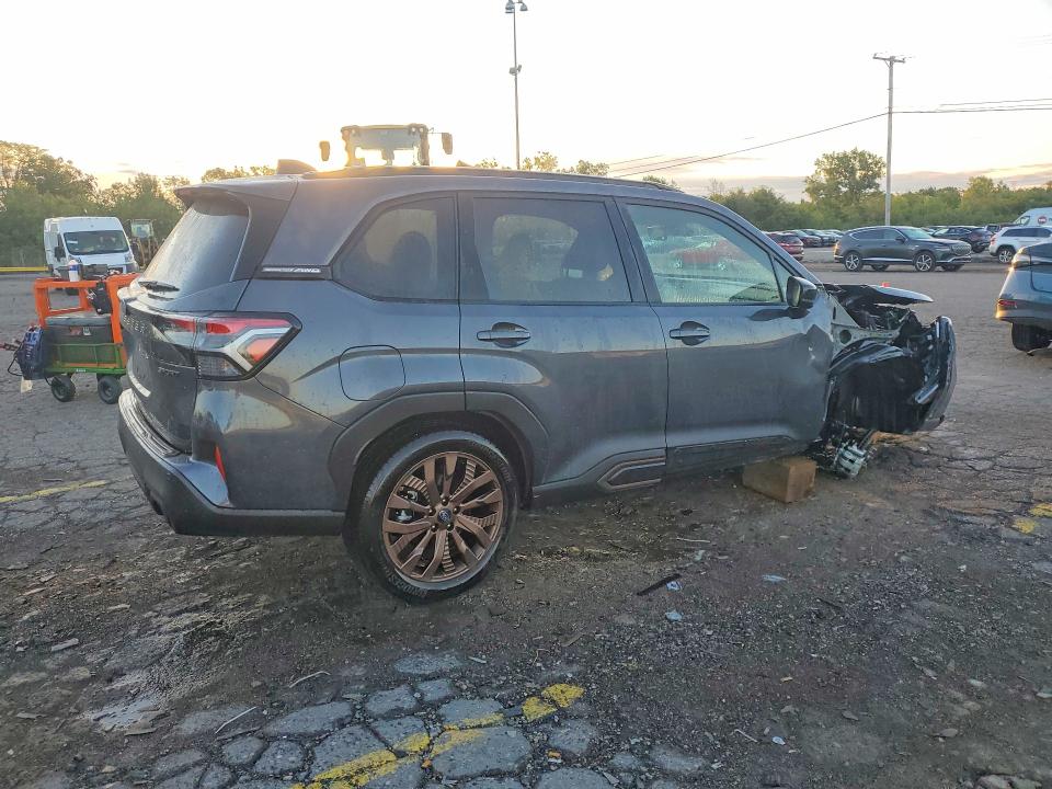 2025 Subaru Forester VIN JF2SLDHC3SH433825 COPART salvage auction — FRONT END, Salvage Title, sold $11,800 on 2026-09-15 (photo 3)