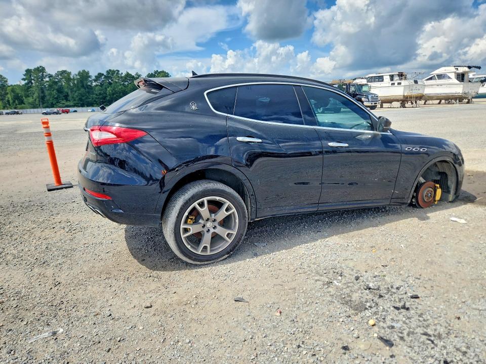 2017 Maserati Levante VIN ZN661XUS8HX262717 COPART salvage auction — FRONT END, Salvage Title, sold $4,300 on 2026-08-19 (photo 3)