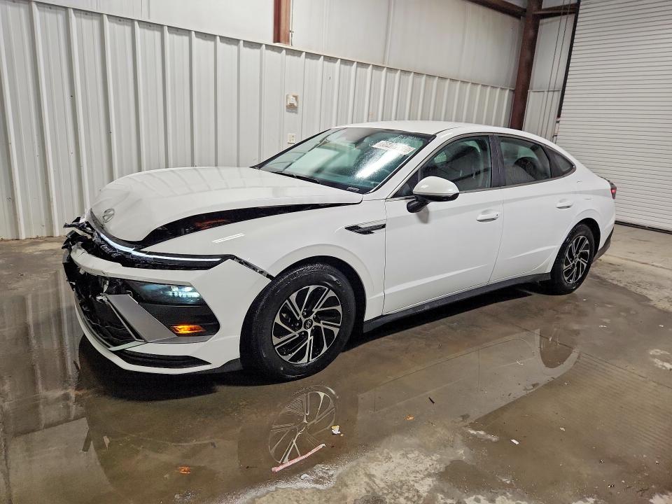 2026 Hyundai Sonata hybrid VIN KMHL24JJXTA175372 — COPART salvage auction photo