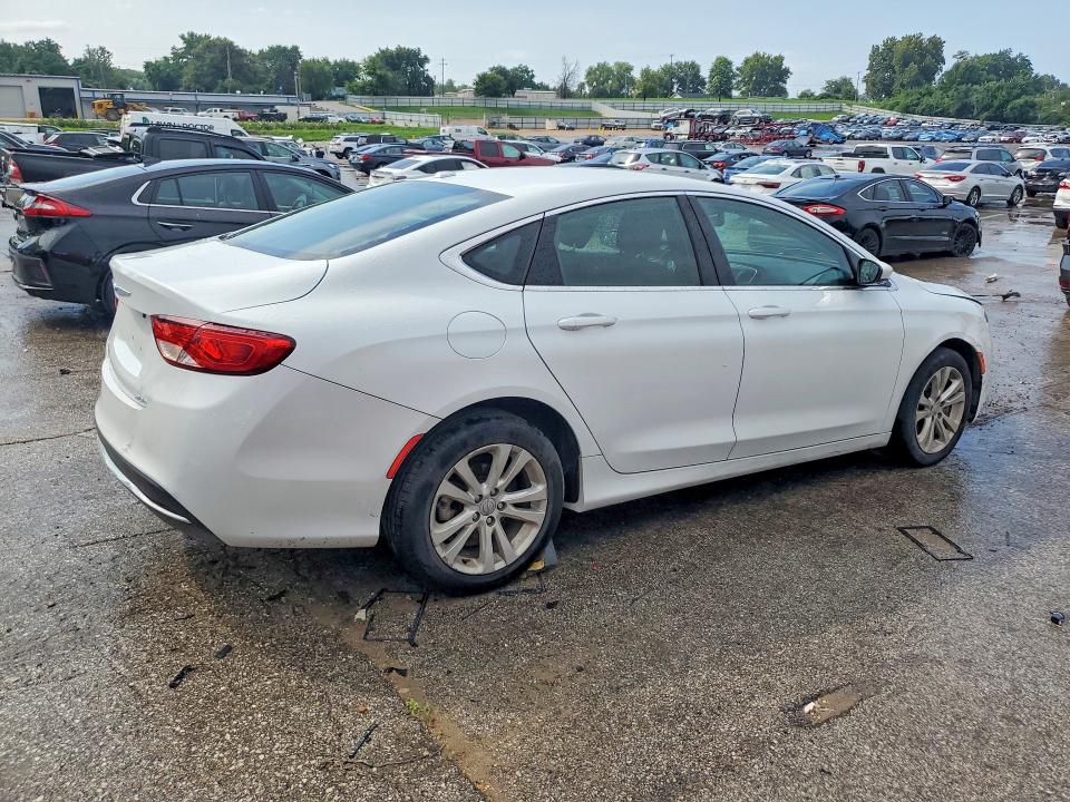 2015 Chrysler 200 VIN 1C3CCCAB2FN712466 COPART salvage auction — MINOR DENT/SCRATCHES, Mo - Certificate Of Title, sold $575 on 2026-08-20 (photo 3)