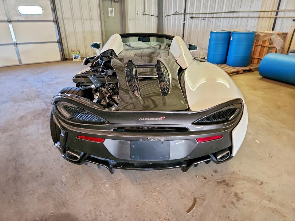 2018 Mclaren 570s VIN SBM13FAA7JW004851 COPART salvage auction — SIDE, Tx - Salvage Vehicle Title (P), sold $40,250 on 2026-09-08 (photo 6)