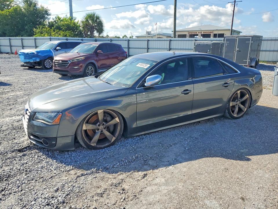 2014 Audi S8 VIN WAUD2AFD1EN007994 — COPART salvage auction photo