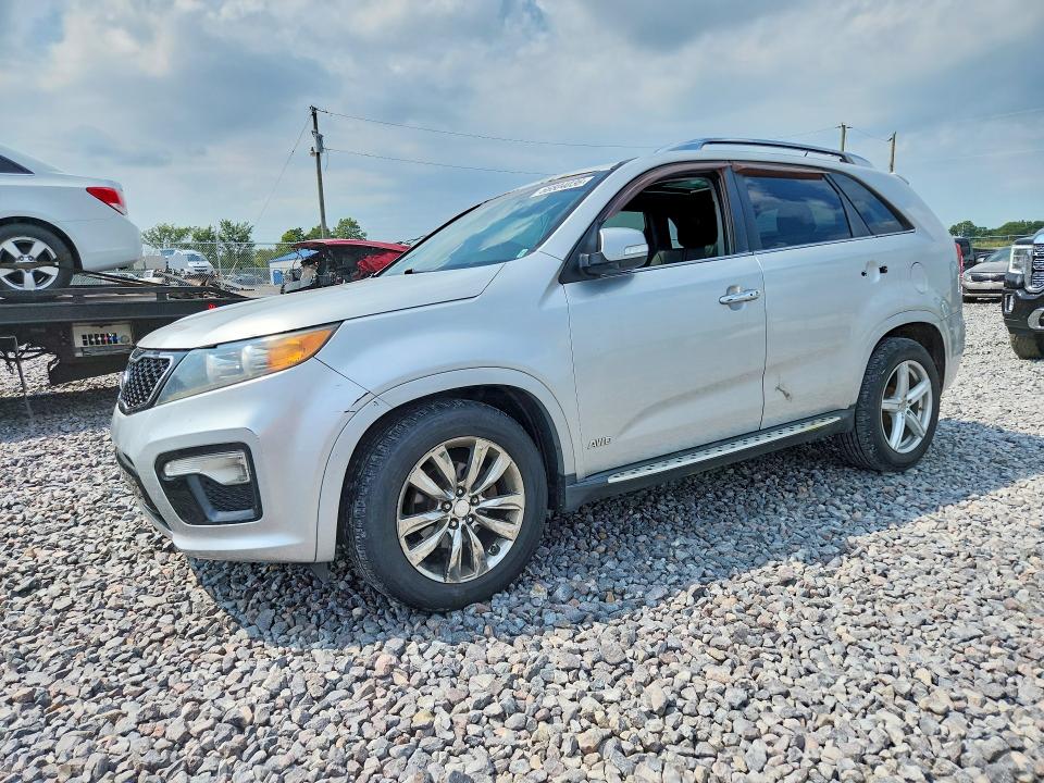 2013 Kia Sorento VIN 5XYKWDA25DG353395 COPART salvage auction — FRONT END, In - Certificate Of Title, sold $1,086 on 2026-08-28 (photo 1)