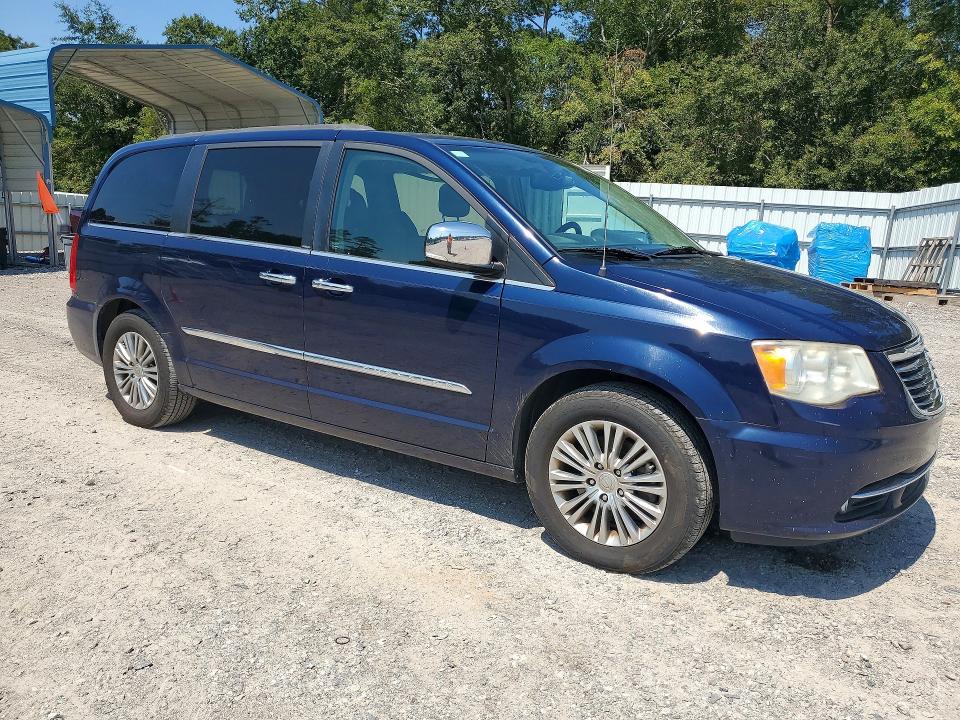 2013 Chrysler Voyager VIN 2C4RC1CG0DR780185 COPART salvage auction — SIDE, Salvage Title, sold $900 on 2026-09-07 (photo 4)