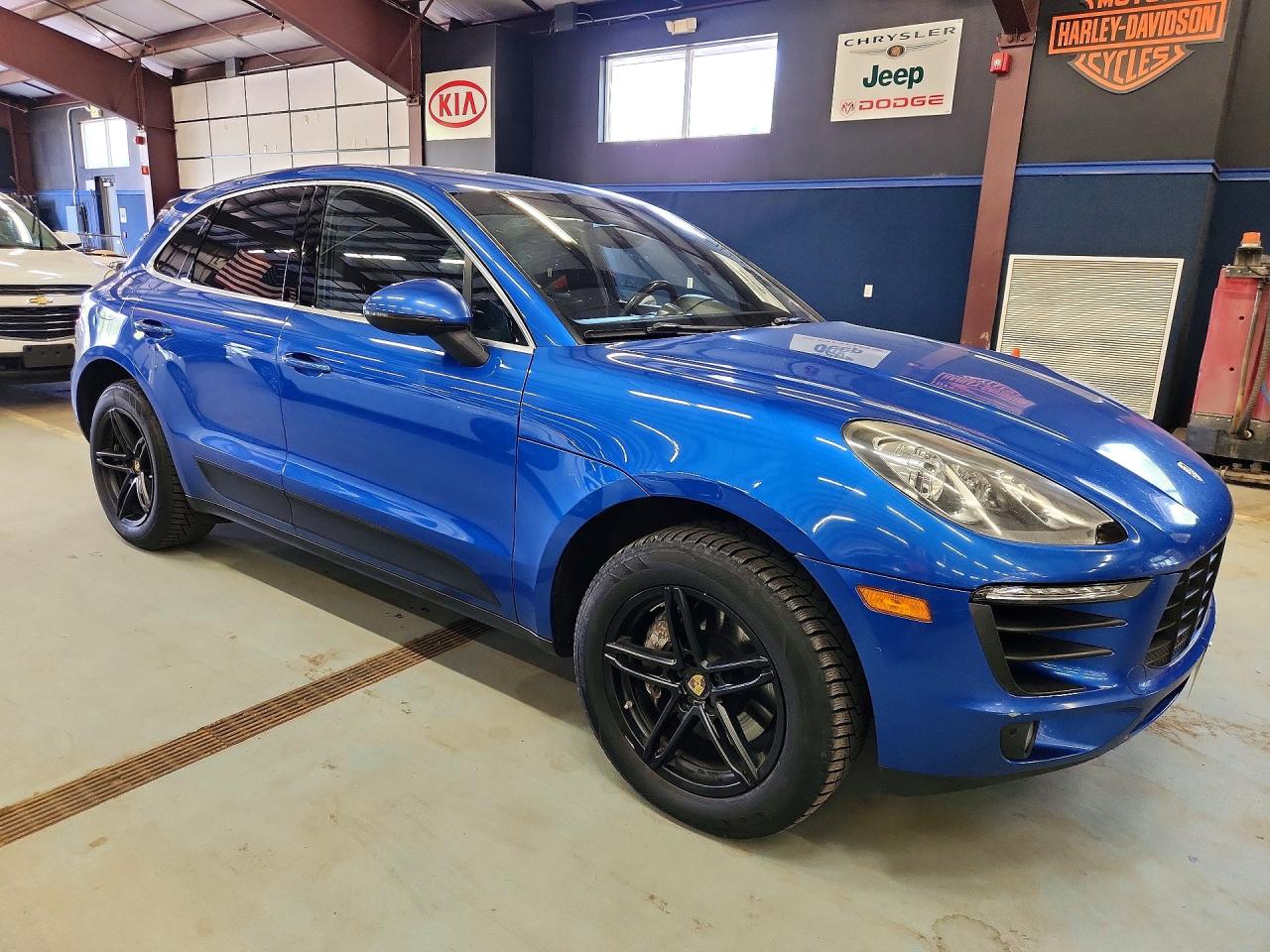 2016 Porsche Macan VIN WP1AB2A5XGLB49771 COPART salvage auction — Minor Dent/Scratches, VT - CERTIFICATE OF TITLE, sold $7,900 on 2026-09-15 (photo 4)