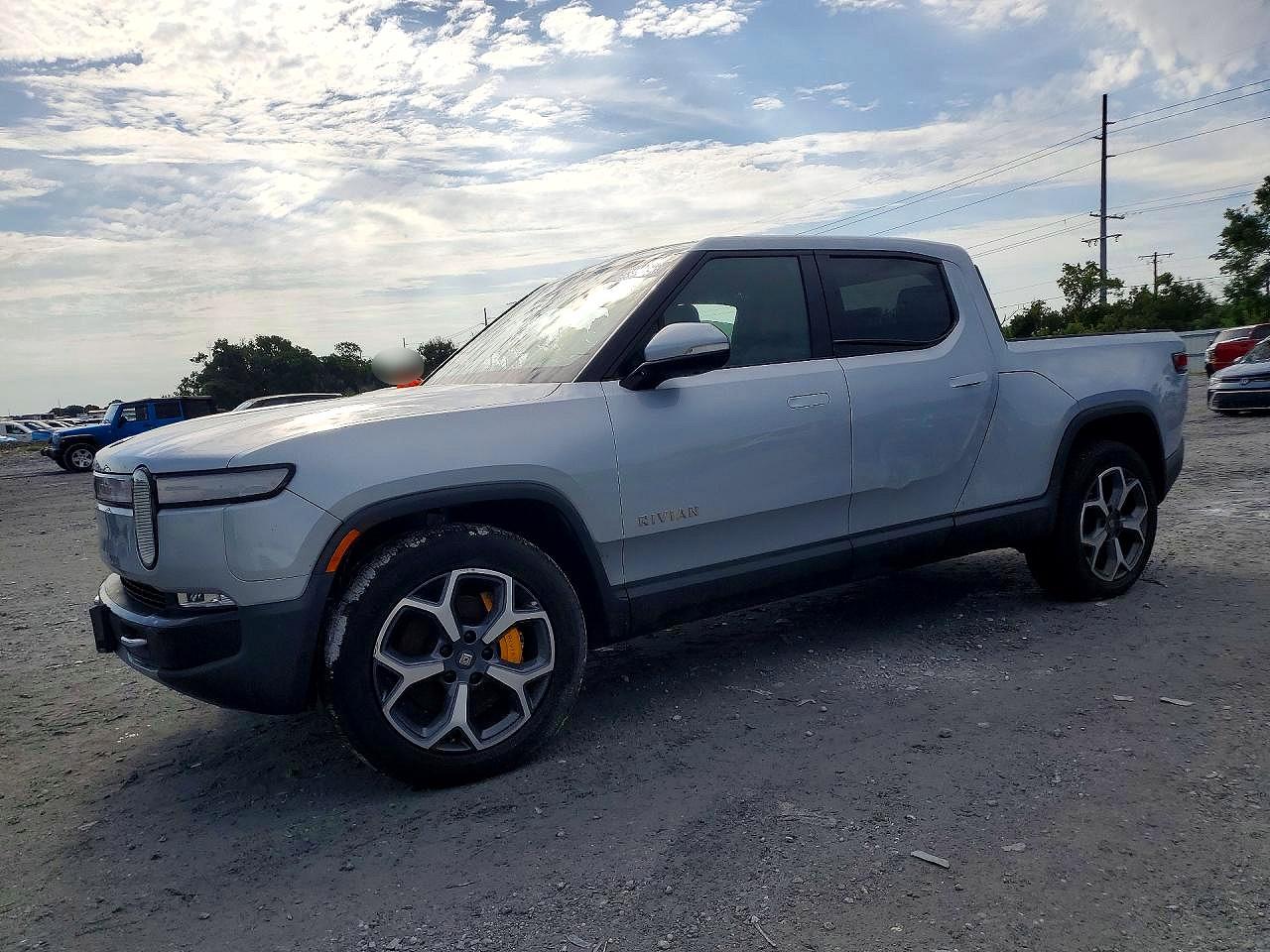 2022 Rivian R1T VIN 7FCTGAAAXNN008066 — COPART salvage auction photo