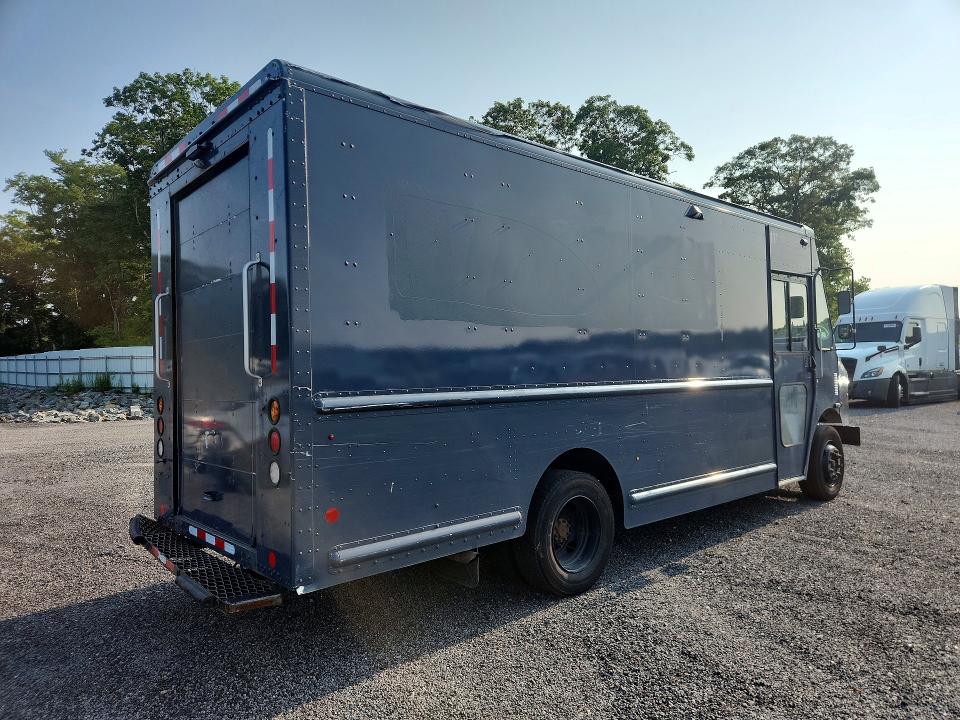 2021 Freightliner Mt45g VIN 4UZAC2EA3MCMM9102 COPART salvage auction — MINOR DENT/SCRATCHES, MA - CERTIFICATE OF TITLE, sold $15,900 on 2026-09-15 (photo 3)
