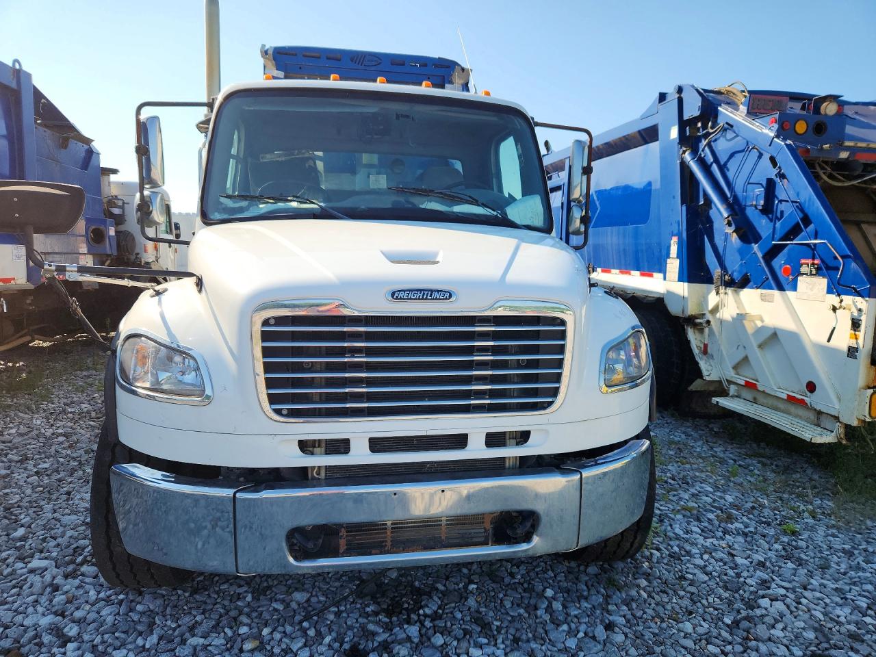 2019 Freightliner M2 VIN 1FVHCYFE3KHJZ3569 COPART salvage auction — All Over, Cd - Non-Repairable, sold $3,100 on 2026-08-20 (photo 5)