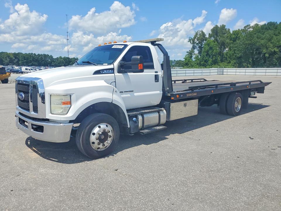 2016 Ford F-650 VIN 1FDNF6DC1GDA04536 COPART salvage auction — MINOR DENT/SCRATCHES, NC - DEALER ONLY CLEAN TITLE, sold $10,500 on 2026-08-31 (photo 1)