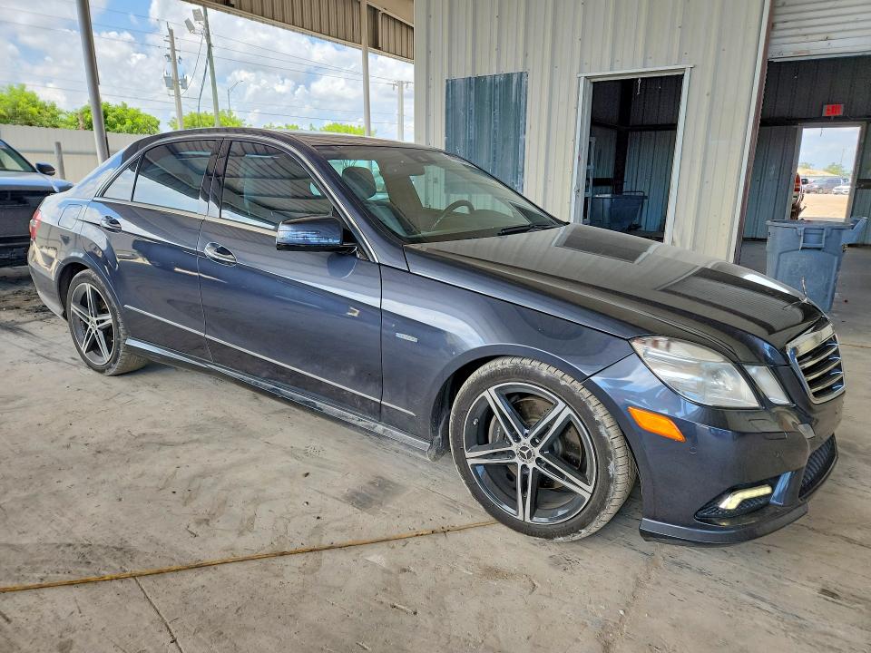 2011 Mercedes-benz E-class VIN WDDHF2EBXBA373900 COPART salvage auction — REAR END, FL - CERTIFICATE OF TITLE, sold $1,250 on 2026-08-19 (photo 4)