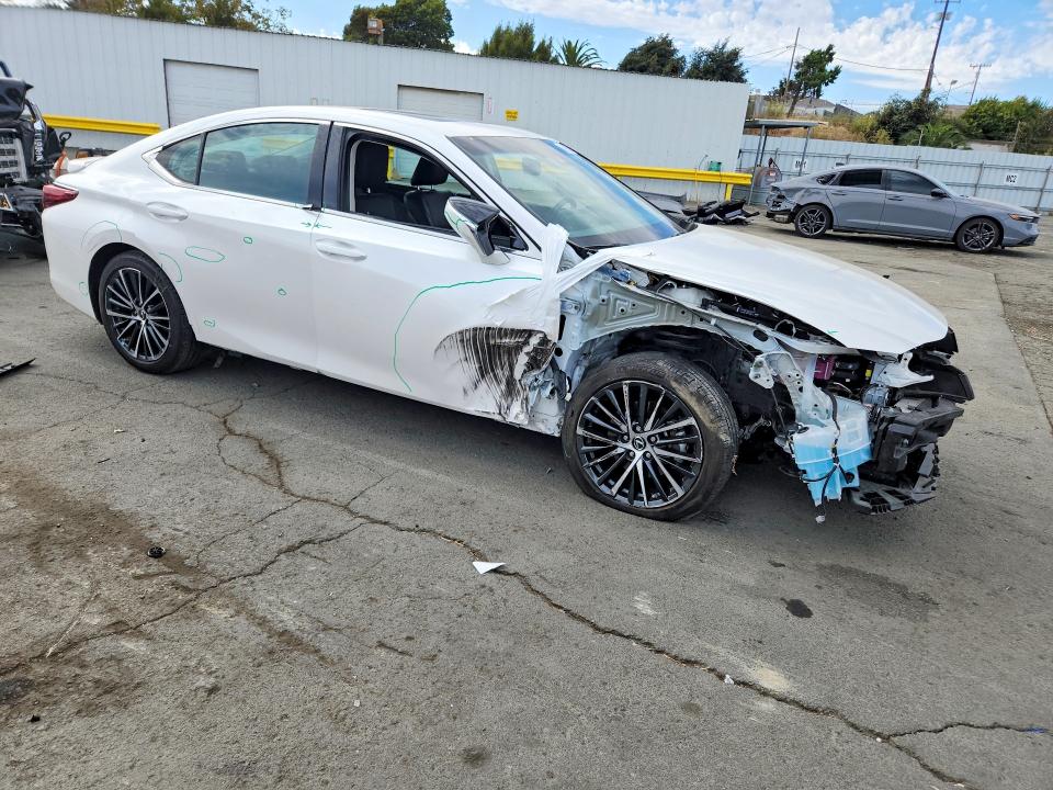 2024 Lexus ES VIN 58ADA1C13RU040706 COPART salvage auction — SIDE, CA - SALVAGE CERTIFICATE, sold $15,800 on 2026-09-11 (photo 4)